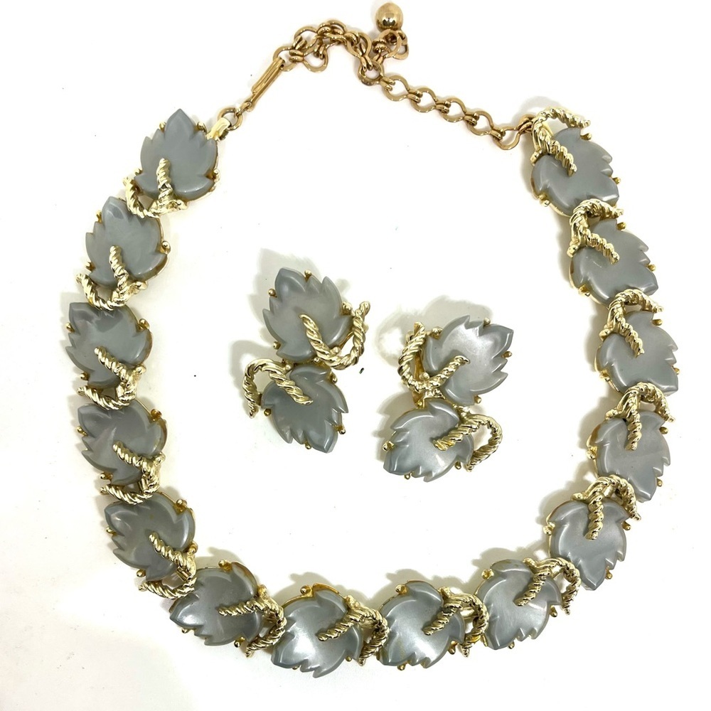 Vintage Marvella Thermoset Set